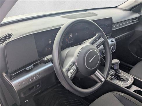 Used 2025 Hyundai Kona SE FWD image 10