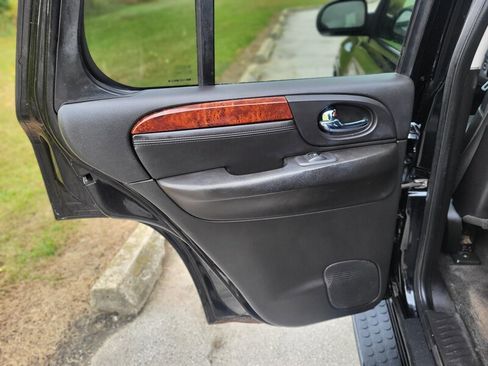 Used 2007 GMC Envoy Denali image 19