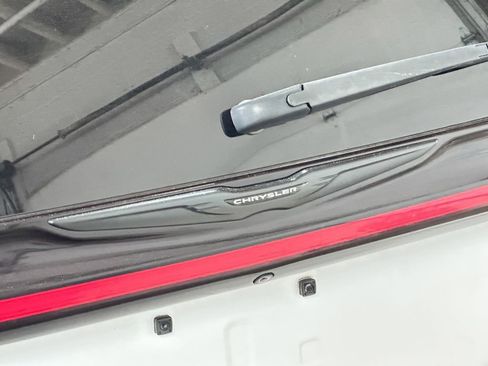 Certified 2022 Chrysler Pacifica Touring-L w/ S Appearance Package image 17