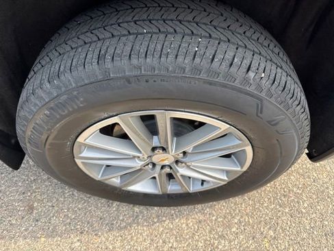 Used 2023 Chevrolet Traverse LT w/ LPO, Floor Liner Package AWD/4WD image 4