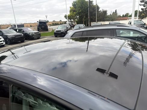 Used 2023 Tesla Model Y 2WD image 5