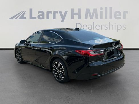 Used 2026 Toyota Camry XLE w/ Premium Plus Package FWD image 3