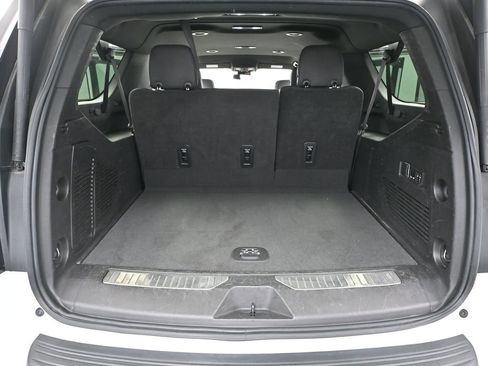 Used 2023 Chevrolet Suburban Premier image 48