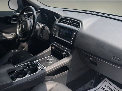 Used 2017 Jaguar F-PACE Premium AWD/4WD image 10