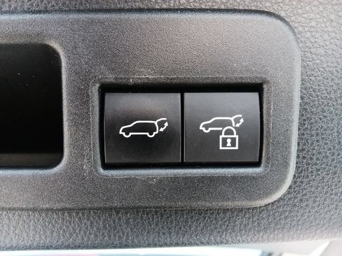 Used 2025 Toyota 4Runner Limited AWD/4WD image 29