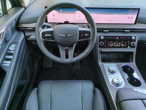 Certified 2025 Genesis GV80 2.5T Prestige AWD/4WD image 24