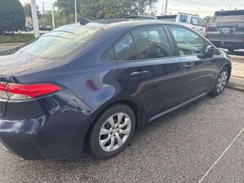 Used 2022 Toyota Corolla LE image 4