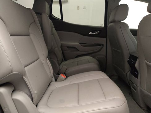 Used 2023 GMC Acadia SLT w/ Technology Package AWD/4WD image 19