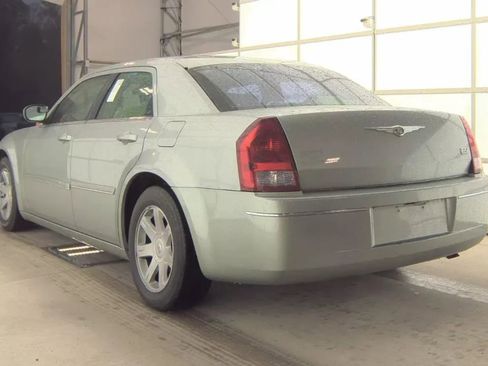 Used 2005 Chrysler 300 Touring image 4