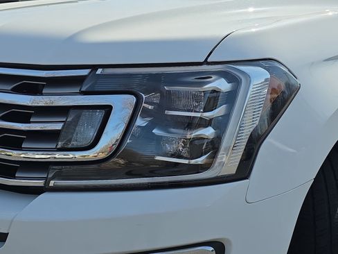 Used 2021 Ford Expedition Limited image 31