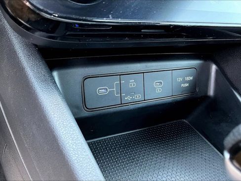 Used 2025 Hyundai Santa Cruz SEL FWD image 19