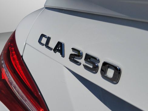 Certified 2018 Mercedes-Benz CLA 250 image 31