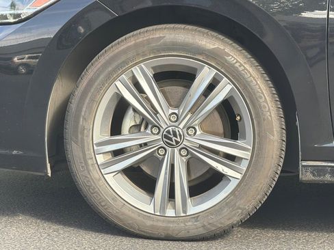 Used 2024 Volkswagen Jetta SE FWD image 25