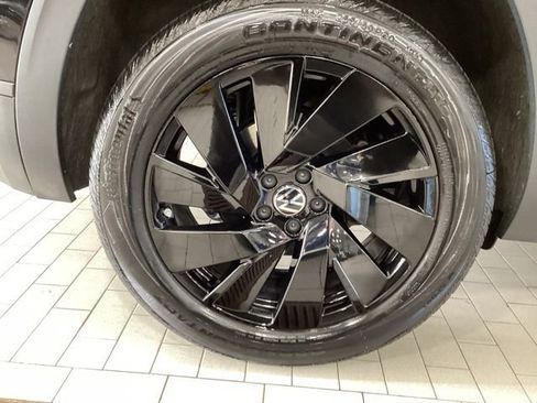 Used 2024 Volkswagen Atlas Cross Sport SE AWD/4WD image 26