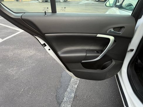 Used 2016 Buick Regal image 20