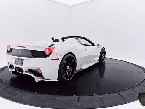 Used 2014 Ferrari 458 Spider RWD image 24