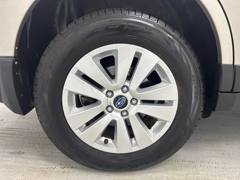Used 2018 Subaru Outback 2.5i Premium AWD/4WD image 31