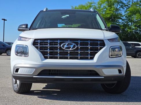 New 2026 Hyundai Venue SEL FWD image 9