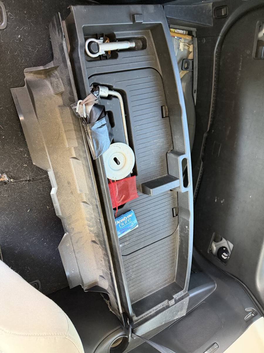 Used 2012 MAZDA MAZDA5 Sport FWD image 25