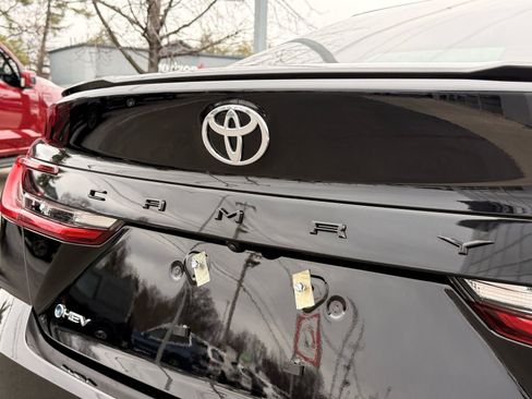 Used 2025 Toyota Camry SE image 14