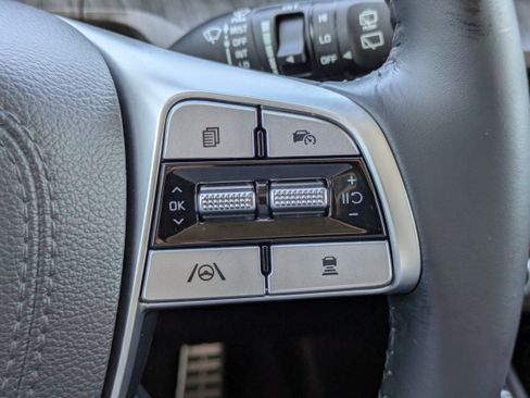 Certified 2025 Kia Telluride SX w/ SX Captain's Chair Package FWD image 26