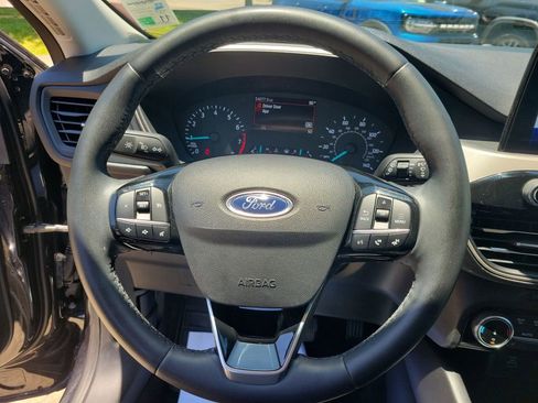 Used 2022 Ford Escape SE w/ SE Sport Appearance Package FWD image 19