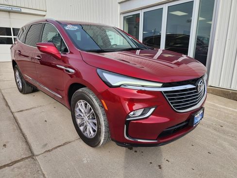 Used 2024 Buick Enclave Premium AWD/4WD image 4