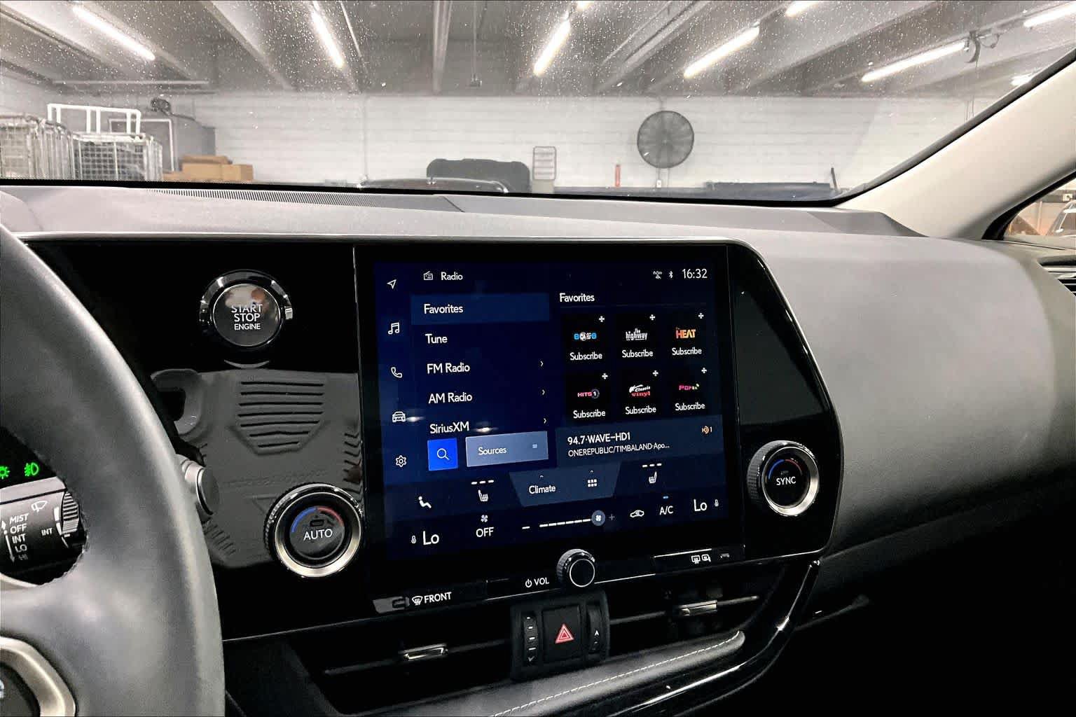 Used 2024 Lexus NX 250 FWD image 34