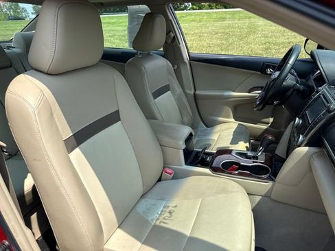 Used 2012 Toyota Camry XLE w/ Leather Pkg FWD image 13