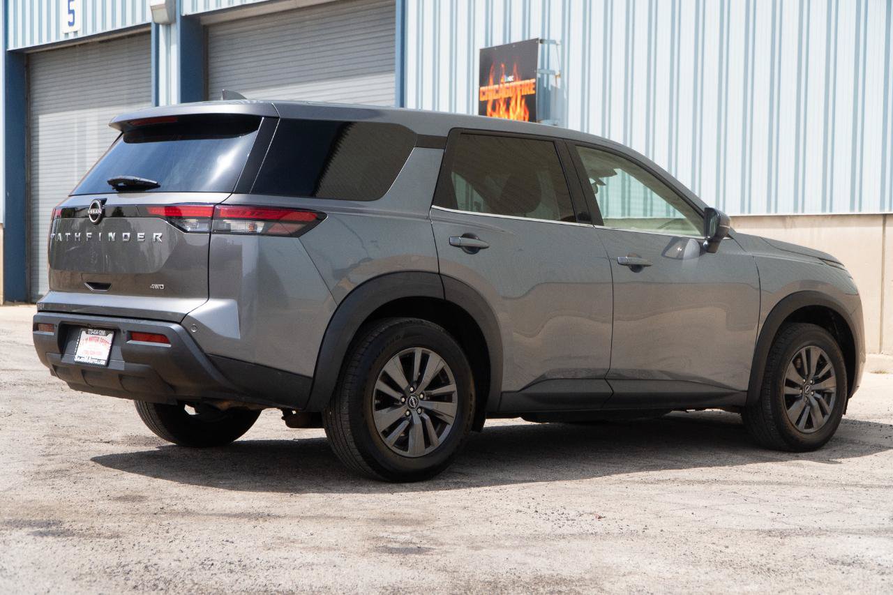Used 2022 Nissan Pathfinder S AWD/4WD image 13