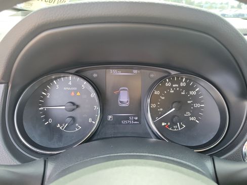 Used 2018 Nissan Rogue Sport SV FWD image 25