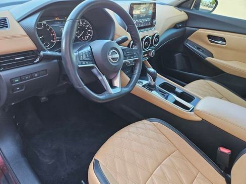 Used 2025 Nissan Sentra SV w/ SV Premium Package image 9