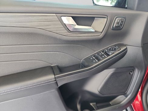 New 2025 Ford Escape PHEV w/ PHEV Premium Package image 15