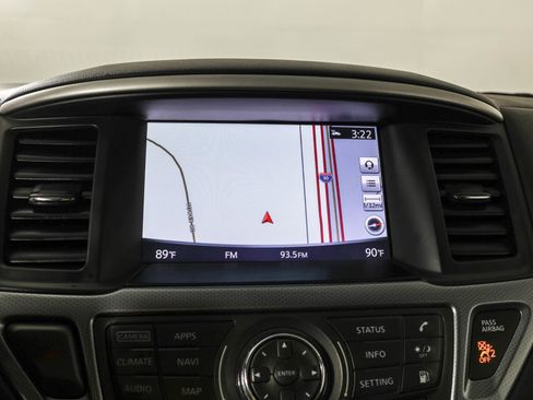 Used 2019 Nissan Pathfinder SL image 10