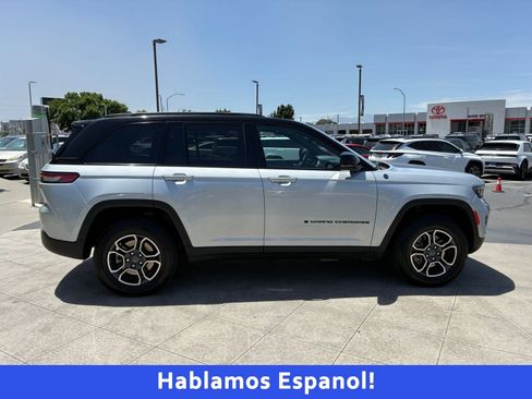 Used 2023 Jeep Grand Cherokee Trailhawk w/ Luxury Tech Group III AWD/4WD image 2