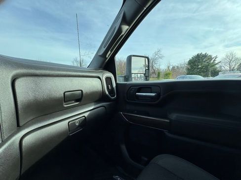 Used 2023 Chevrolet Silverado 2500 LT w/ Convenience Package image 17