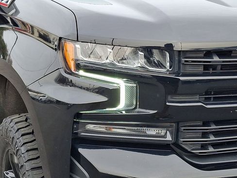 Used 2021 Chevrolet Silverado 1500 LT Trail Boss w/ Convenience Package II image 9