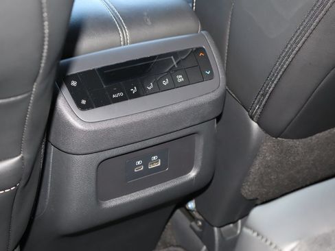 Used 2024 Nissan Pathfinder SL w/ Lighting Package (N92) FWD image 20