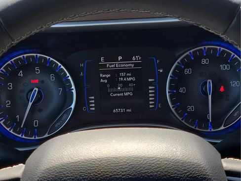 Used 2023 Chrysler Voyager LX FWD image 9