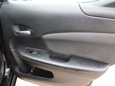 Used 2013 Dodge Avenger SE FWD image 9