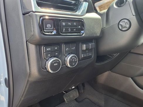 New 2026 GMC Yukon Denali w/ Denali Reserve Package AWD/4WD image 8