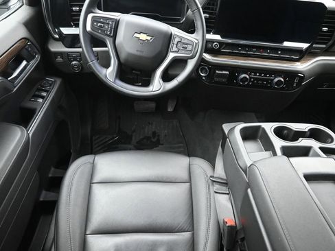 Used 2025 Chevrolet Silverado 1500 LT w/ Leather Package image 11