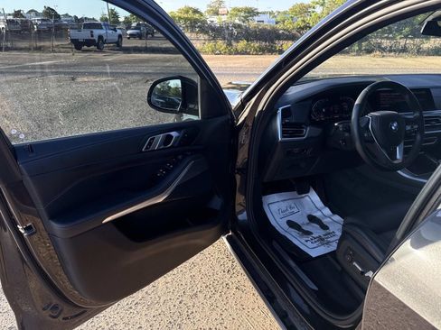 Used 2022 BMW X5 sDrive40i w/ Premium Package image 17