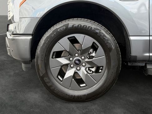 Used 2024 Ford F150 Lightning Lariat AWD/4WD image 4