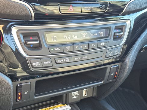 Used 2022 Honda Ridgeline Black Edition image 13