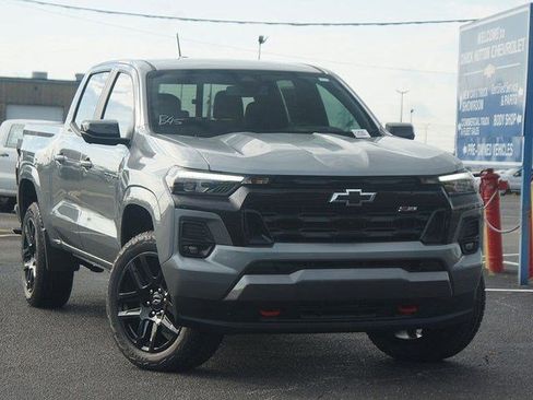 New 2025 Chevrolet Colorado Z71 w/ Technology Package AWD/4WD image 2