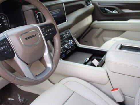 Used 2021 GMC Yukon Denali w/ Denali Ultimate Package image 14