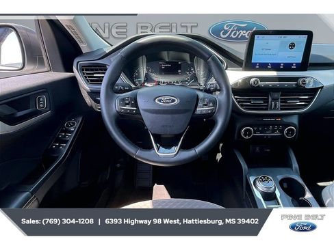 Used 2022 Ford Escape SE w/ Convenience Package FWD image 5