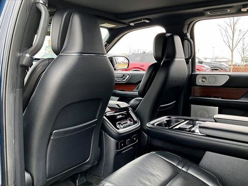Used 2020 Lincoln Navigator L Reserve w/ Luxury Package image 31