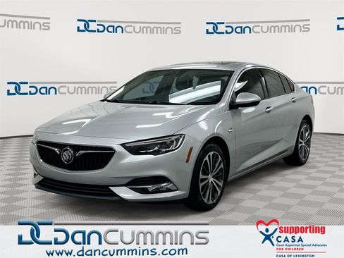 Used 2018 Buick Regal Essence w/ Driver Confidence Package #1 image 1